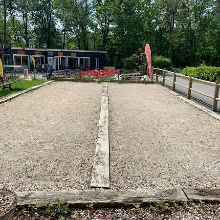 L'echappee Parisienne Nyaraló *