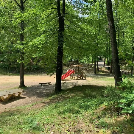 L'echappee Parisienne Nyaraló